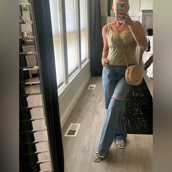 Meet your Posher - Picture 11 of 16